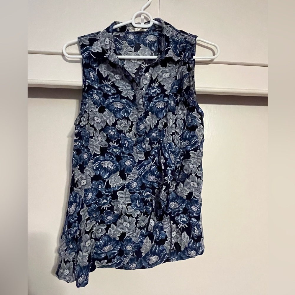 Entro Sleeveless Navy and White Floral Blouse with Diagonal Ruffle